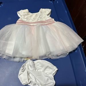 The children’s place dress size 0-3months